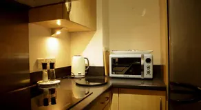 Newly refurbished 1 bed first floor apartment with wifi - Image 4