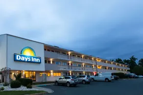 Days Inn by Wyndham Monmouth Junction-S Brunswick-Princeton - Image 4