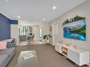 Peaceful 1-bed Unit in Leafy Yokine - Image 2