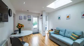 Lady Bay Apartments - Image 2