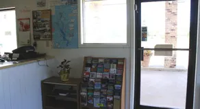 Lake Palestine Motor Inn - Image 4