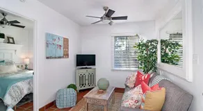Cute Old Town Cottage near Downtown Beaches - Image 2