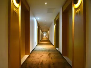 IU Hotel Zhengzhou Lvcheng Square Metro Station - Image 2