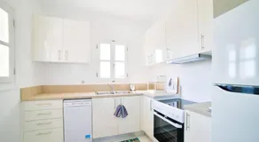 Coral Villa with 4 bedrooms in Paros - Image 4