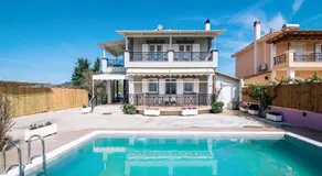 Irene Luxury Villa - Image 3