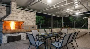 Koukounaria House - Image 3