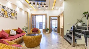 A radiant villa on Ganges with modern amenities - Image 3