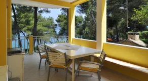 Apartments Tojcic, 1 min walk to the beach - Image 4