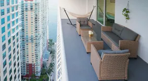 4 bed full condo in Miami with skyline & sea view - Image 3