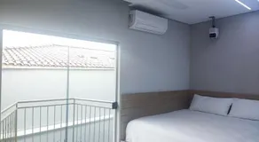 House with Super King and 65 TV and big screen - Image 2