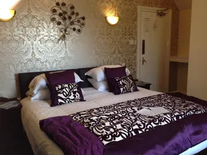 Crompton House - Image 2