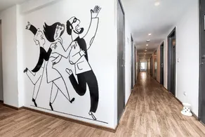 Townhouse De Alphabet Hotel - Image 3