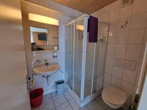 Gorgeous studio with Lake view - Image 3