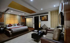 Hotel Daanish Residency - Image 2