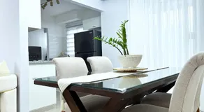 Family-friendly apartment near the beach - Image 4