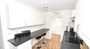 3 Bedroom Apartment in a Quiet Location - Image 3