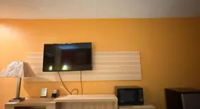 Ashburn inn - Image 3