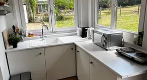 Scandi style Cabin in large garden beautiful views - Image 4