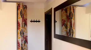 Proche Sanary et plage, grand appartement lumineux dans villa privée, 3 CH avec terrasse et jardin , climatisé SIX FOURS LES PLAGES 300m de la mer - Image 5