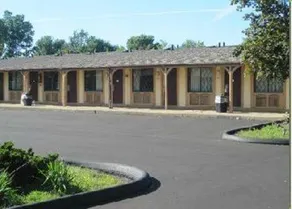 Kensington Inn - Howell - Image 4