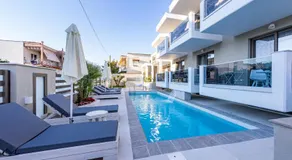 Ammos Luxury Apartments - Image 3