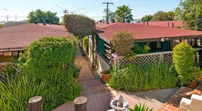 Cute Old Town Cottage near Downtown Beaches - Image 5