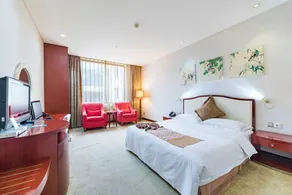 Golden Bull Hotel - Image 2