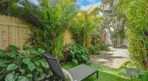 Open-Concept Urban Stay - Image 4