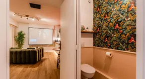 Le Chazélia - Suite Exotique Climatisée Balnéo XXL Cinéma Love Room - Image 5