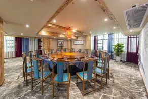Wisdom Hotel - Image 5