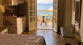 Linardos Apartments - Image 2