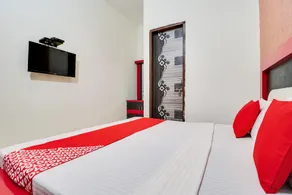 OYO 49824 Dhingra Guest House - Image 5