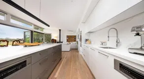 Bella's Block Vineyard Retreat with Tennis Court, Shoreham - Image 3