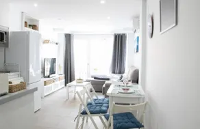 Málaga SEA Apartment Piscina - by N&N LUXE PROPERTIES - Image 2
