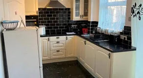 Comfortable 2-Bed Flat in Heart of Tyne Wear - Pass the Keys - Image 5