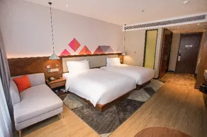 Borrman Hotel Baise High-speed Railway Station Hengning Plaza - Image 3