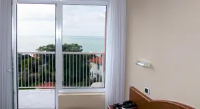 Hotel Cristallo - Image 2