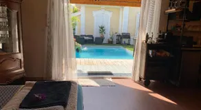 Chalet Atypique avec Piscine Chauffée - Image 2