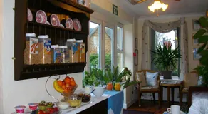 Gate Lodge Guest House - Image 5