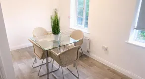 4 bed in Milton Keynes - Image 4