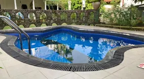 New Verona Hotel - Image 2