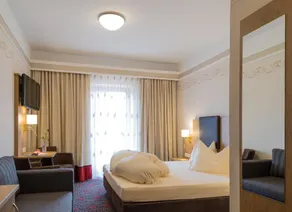 Hotel Krone Tirol - Image 2