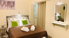 Costas Rooms - Image 2