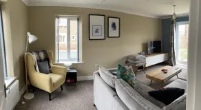 Stunning Large Detached Gloucester, 4 beds, 3 bedroom, 2 bathroom property, Nr Chelt, The Docks and Quays sleeps 6 - Image 2