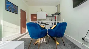 Convenient City Flat By Golden Service Accommodation Relocators Accommodation Wanstead - Image 3