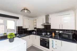 The Broadwalk Apartment - Image 5