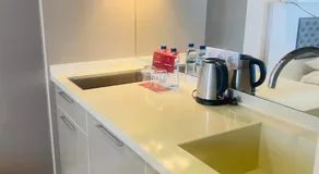 Alliance Palace Comfortable Sea View Aparthotel - Image 4