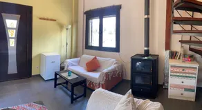 Jane's Beautiful Cottage, Eretria - Image 4