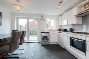 Thinford View 4 bed, 2bath, Parking, Garage - Image 4
