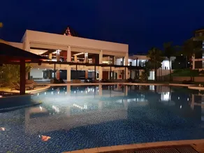 Nasau Resort & Villas - Image 2